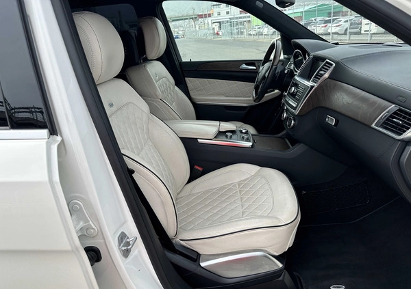 Mercedes-Benz GL cena 187900 przebieg: 68700, rok produkcji 2014 z Piaseczno małe 562